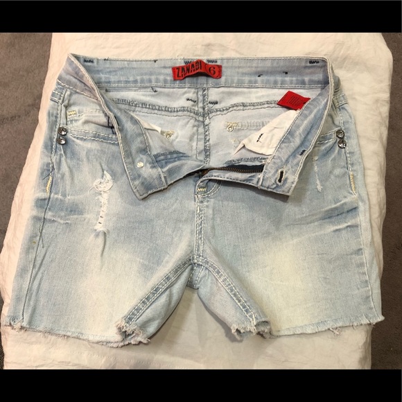 ZANADI vintage embellished/distressed shorts size 6 excellent condition - Picture 8 of 14
